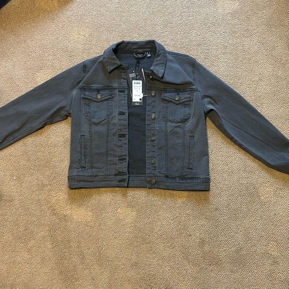 Vero Moda Denim Cropped Jean Jacket, black. Never worn. Size M.